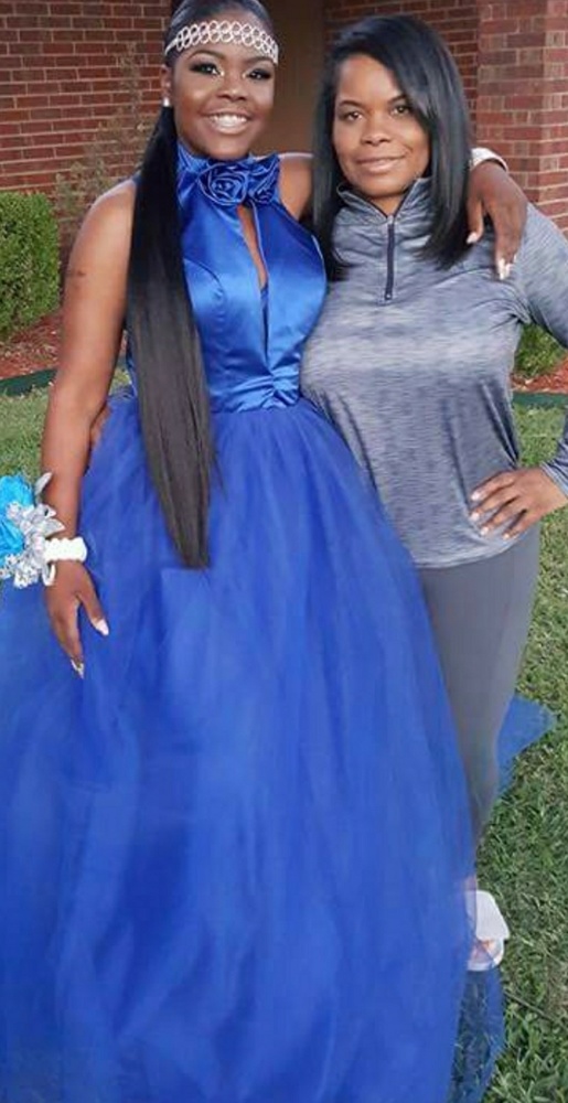 Dress - Picture 6 of 6